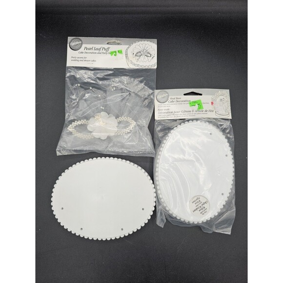 Wilton Other - Wilton 2 Small Oval Bases Cake Decoration & Pearl Leaf Puff Wedding Shower